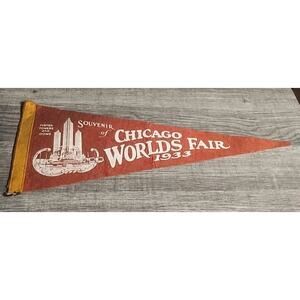 Rare Small Souvenir Pennant 1933 CHICAGO WORLDS FAIR Fluted Towers Original